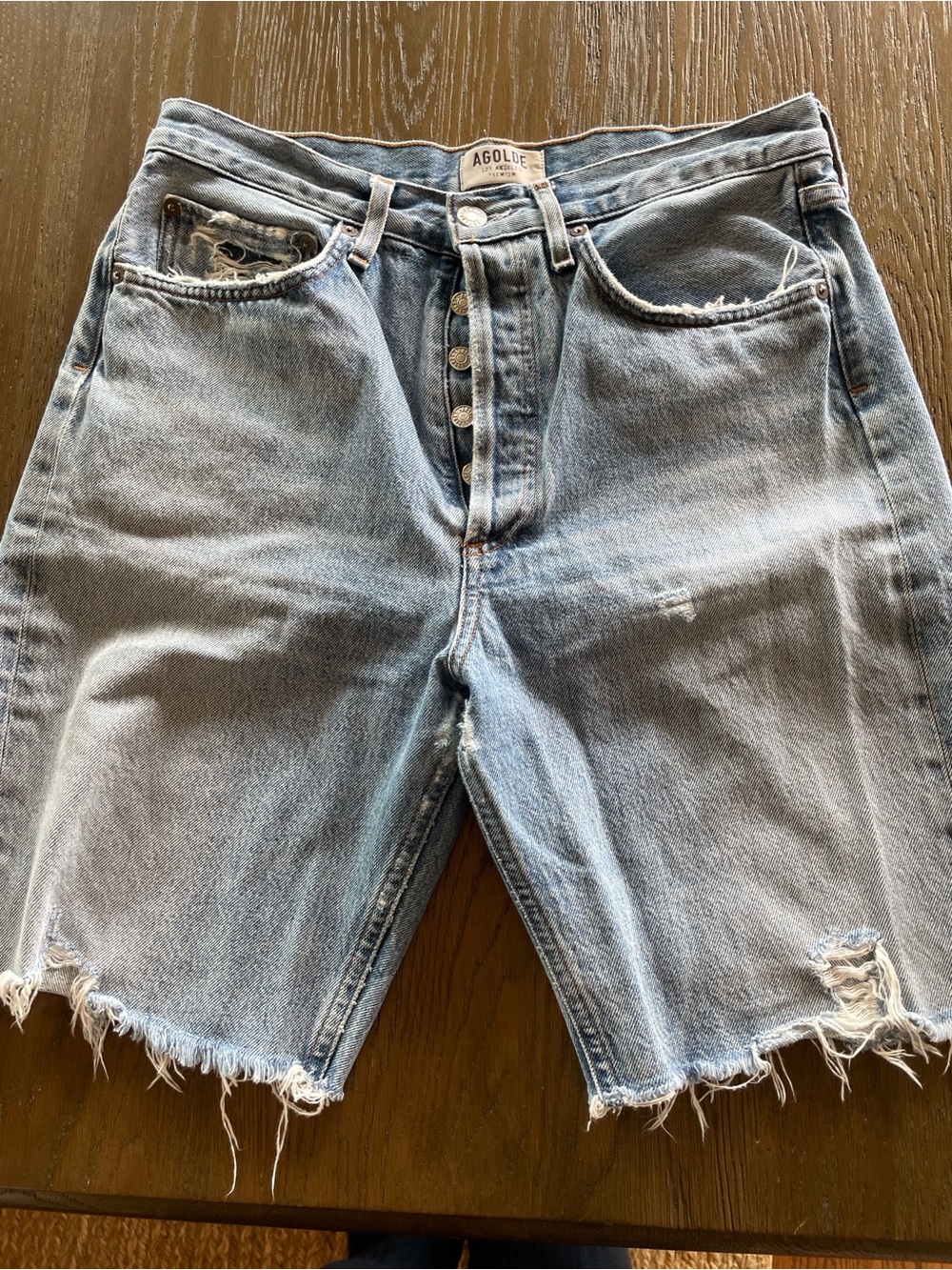 Agolde Los Angeles Premium 90s Mid Rise Jean Shorts, Roundabout Wash, size 28 - Picture 4 of 8